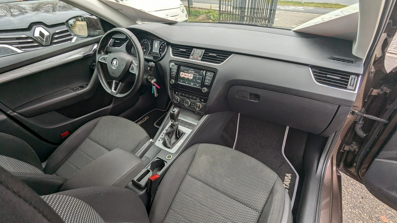 Skoda Octavia - Zdjęcie 18