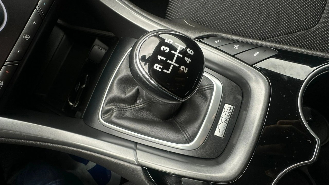 Ford Mondeo - Zdjęcie 28