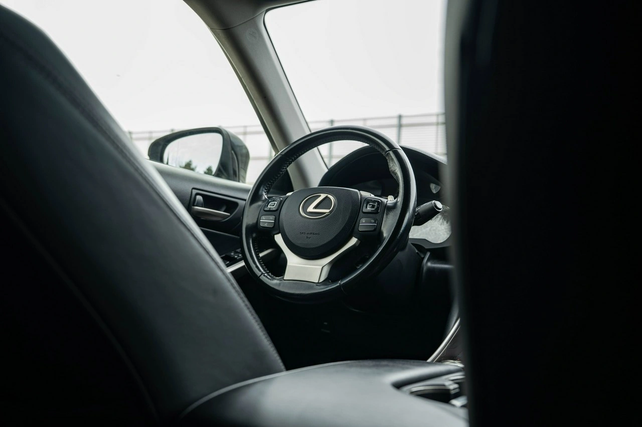 Lexus IS - Zdjęcie 18