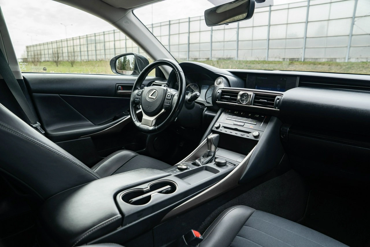 Lexus IS - Zdjęcie 20
