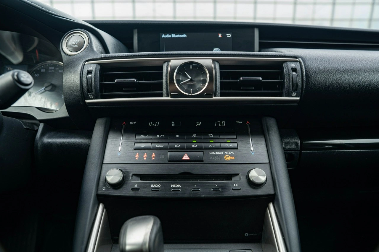 Lexus IS - Zdjęcie 21