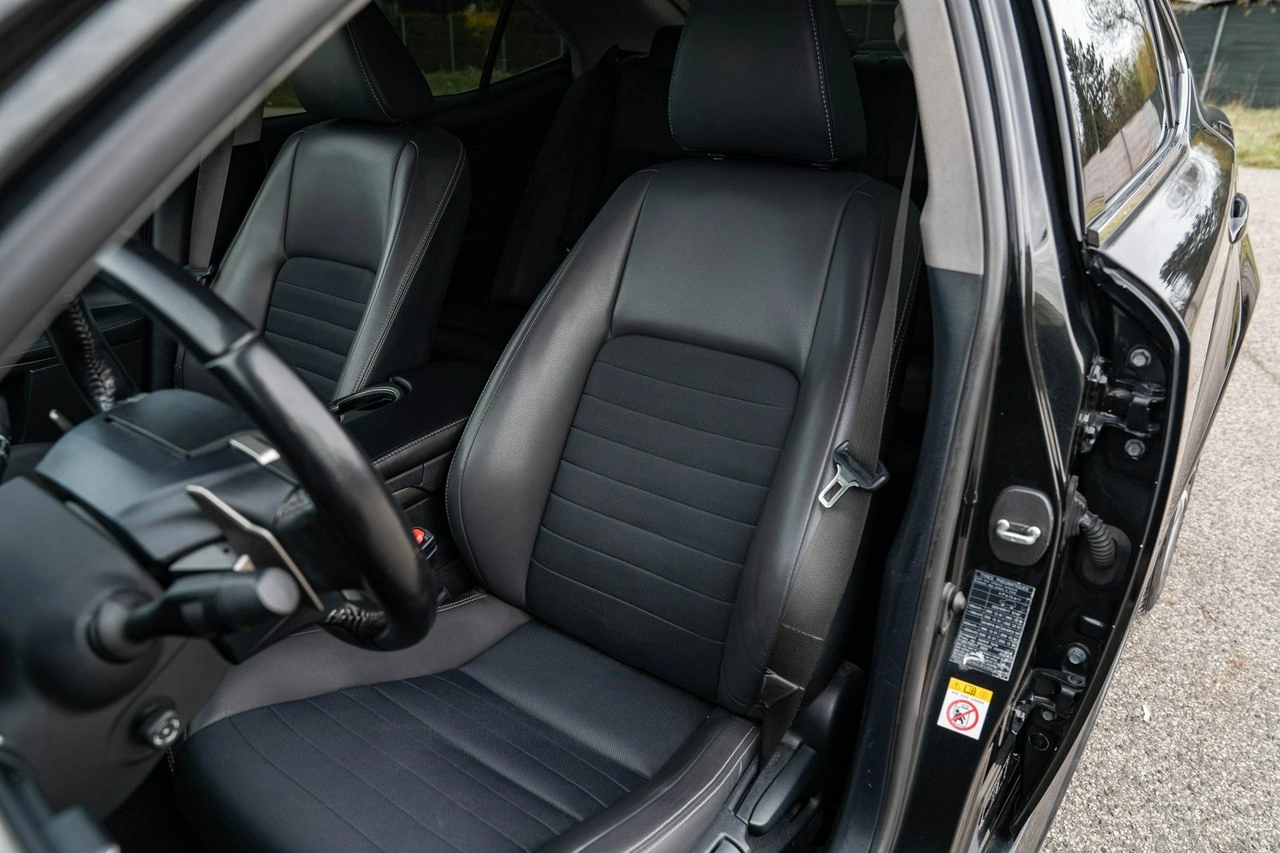 Lexus IS - Zdjęcie 24