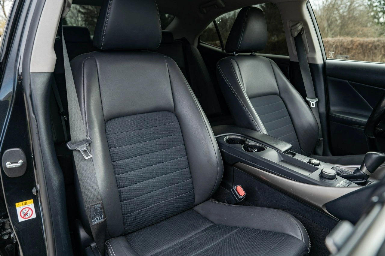 Lexus IS - Zdjęcie 25