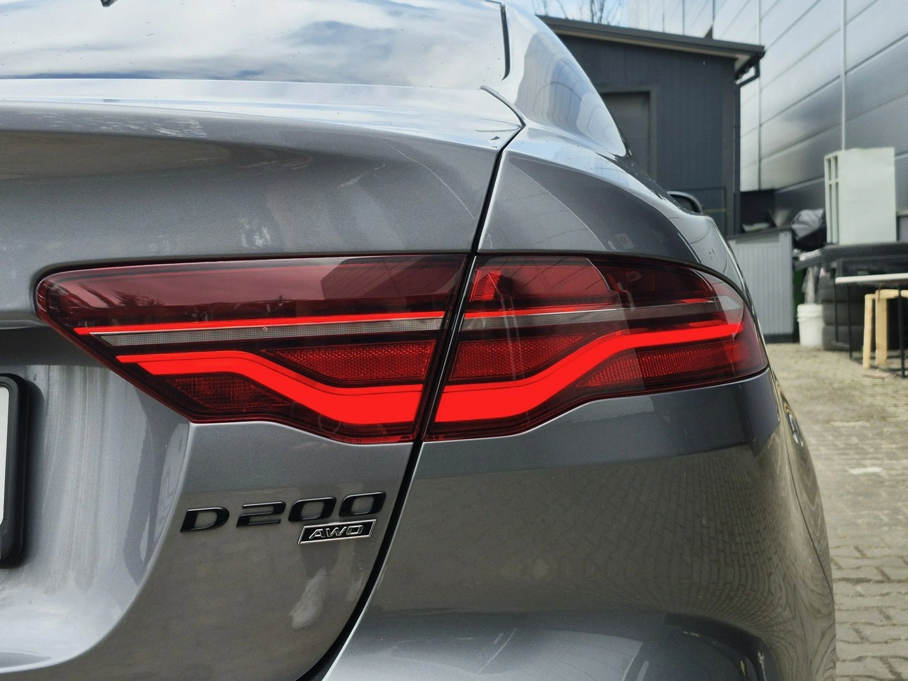 Jaguar XE - Zdjęcie 13