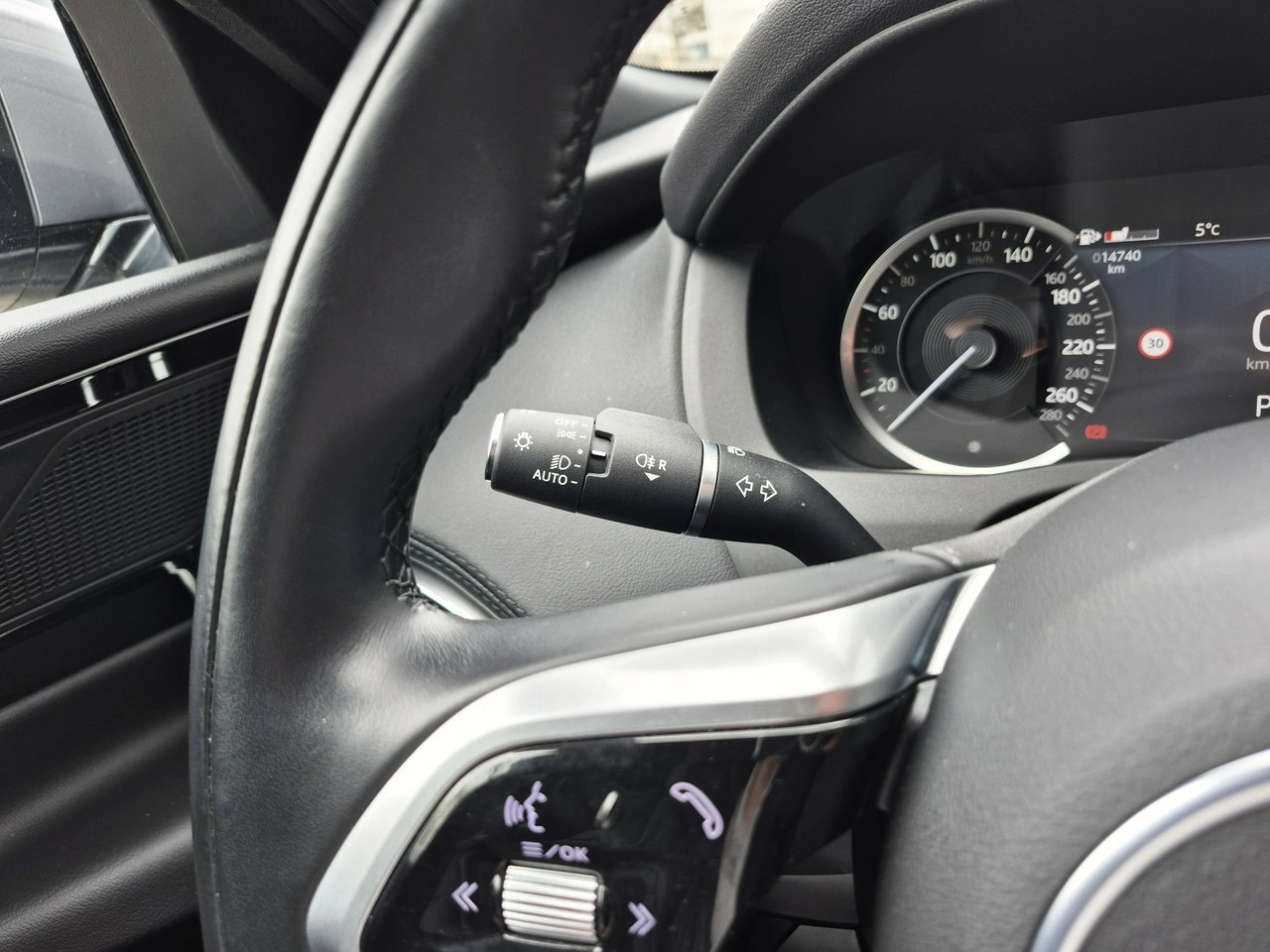 Jaguar XE - Zdjęcie 28