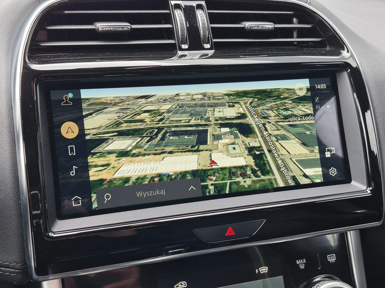 Jaguar XE - Zdjęcie 31