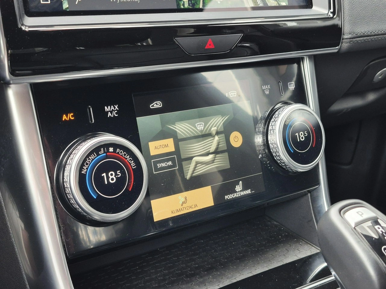 Jaguar XE - Zdjęcie 33