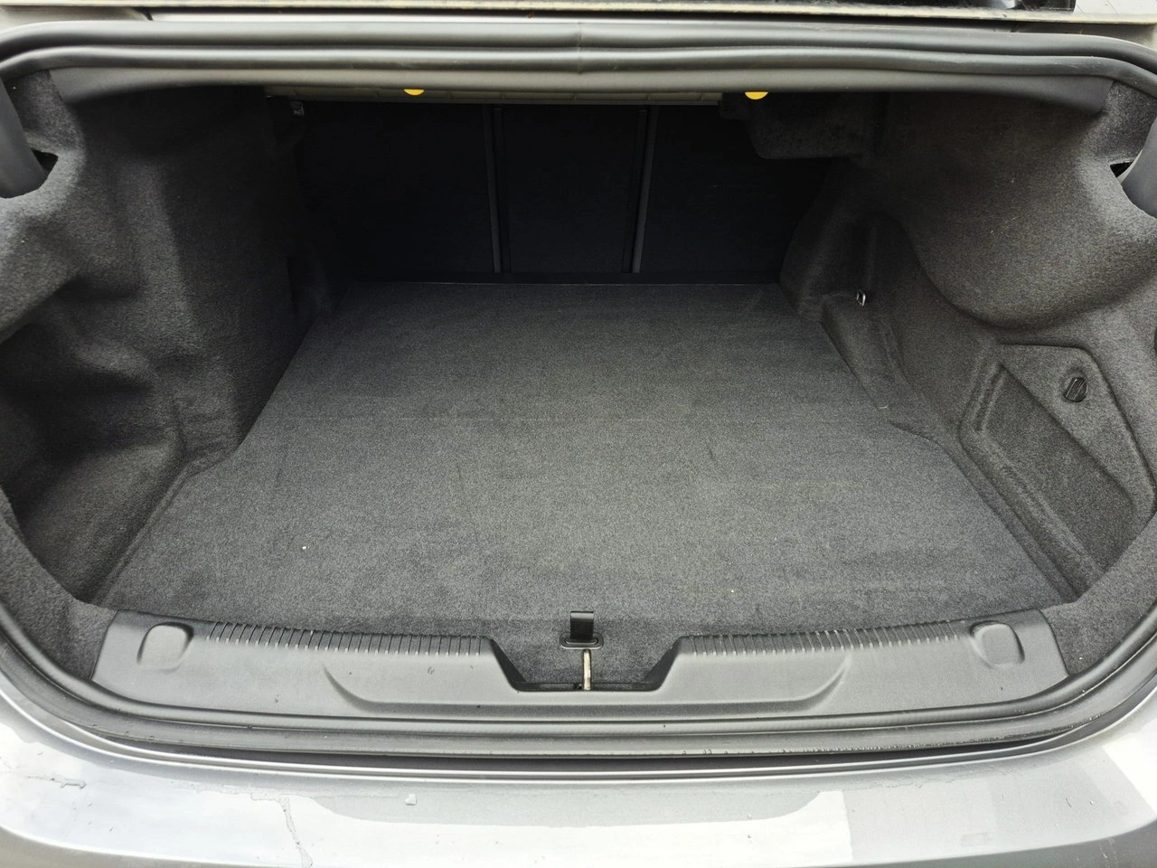 Jaguar XE - Zdjęcie 37