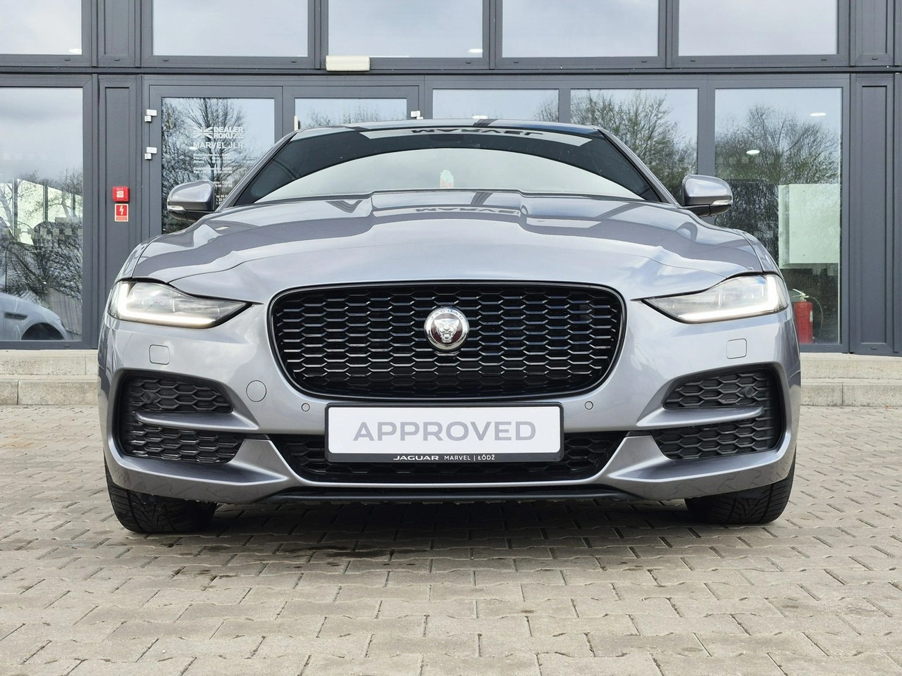 Jaguar XE - Zdjęcie 2