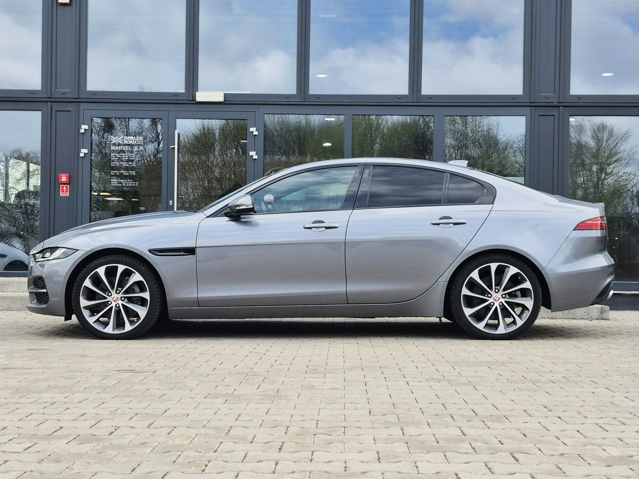 Jaguar XE - Zdjęcie 5