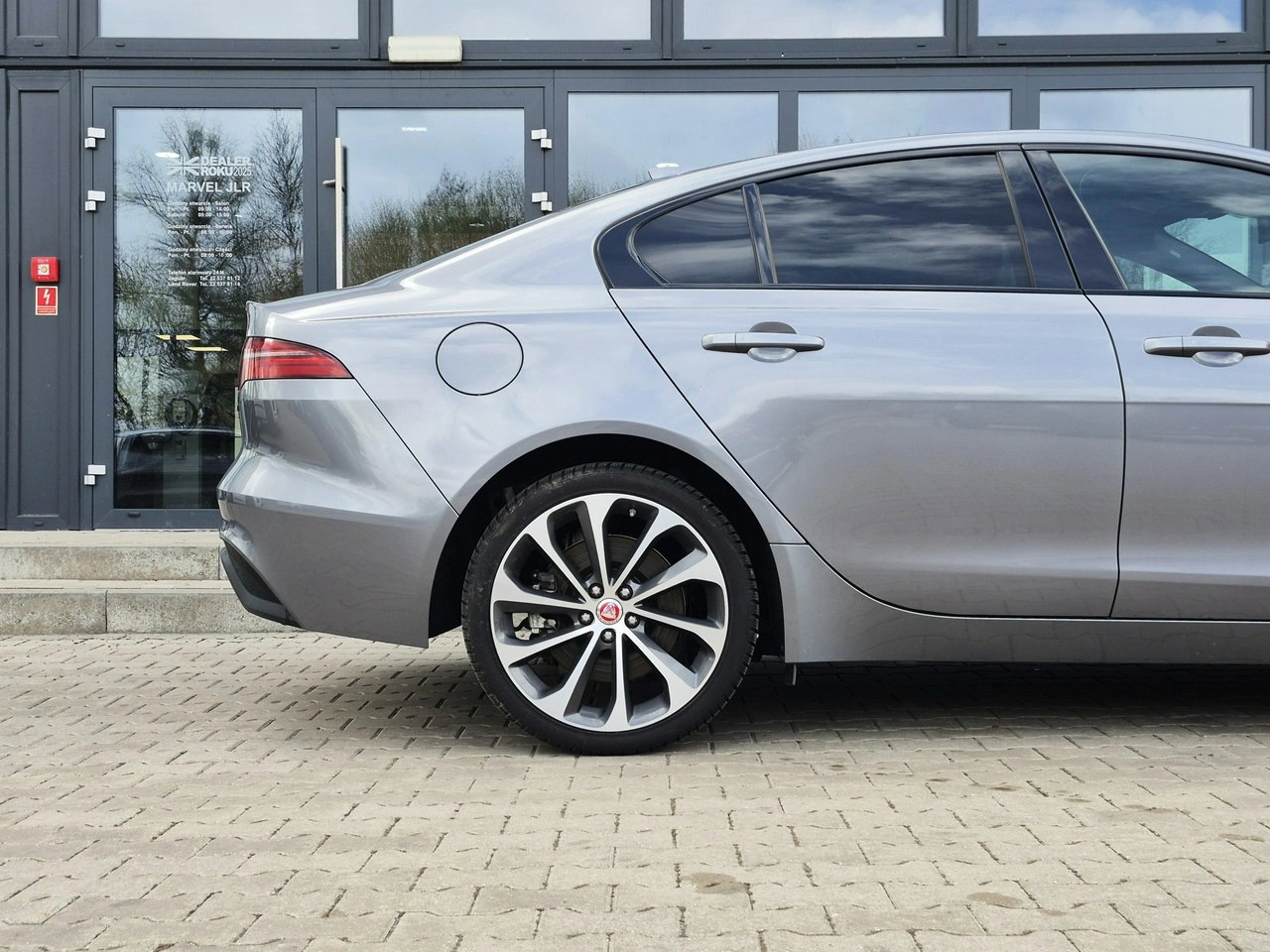 Jaguar XE - Zdjęcie 6