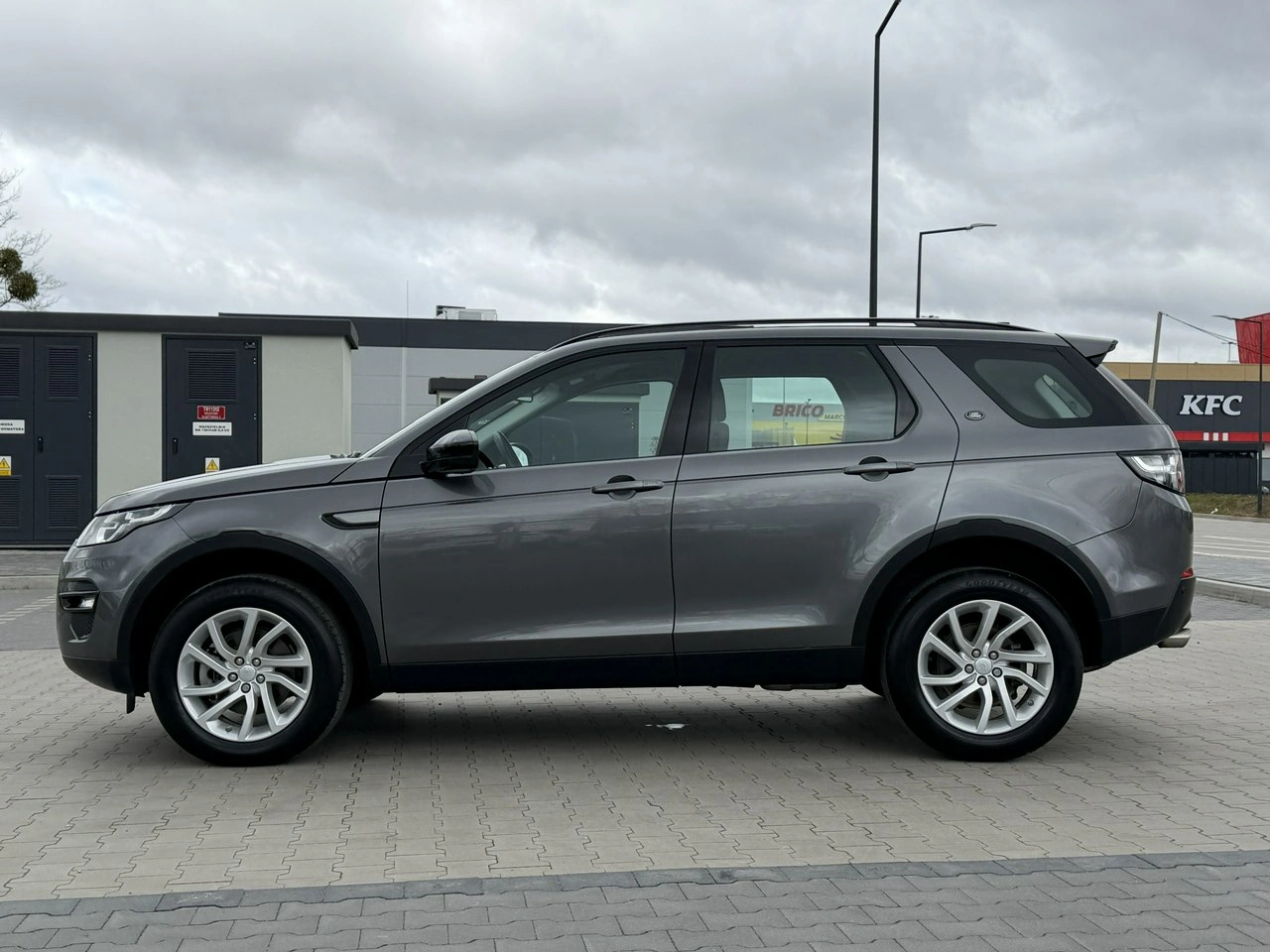 Land Rover Discovery Sport - Zdjęcie 6