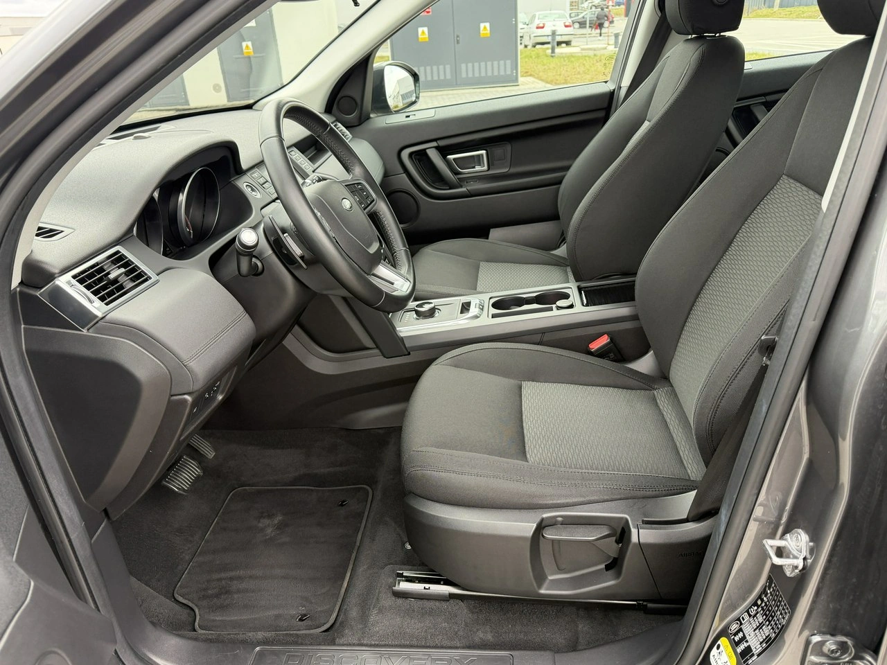 Land Rover Discovery Sport - Zdjęcie 17