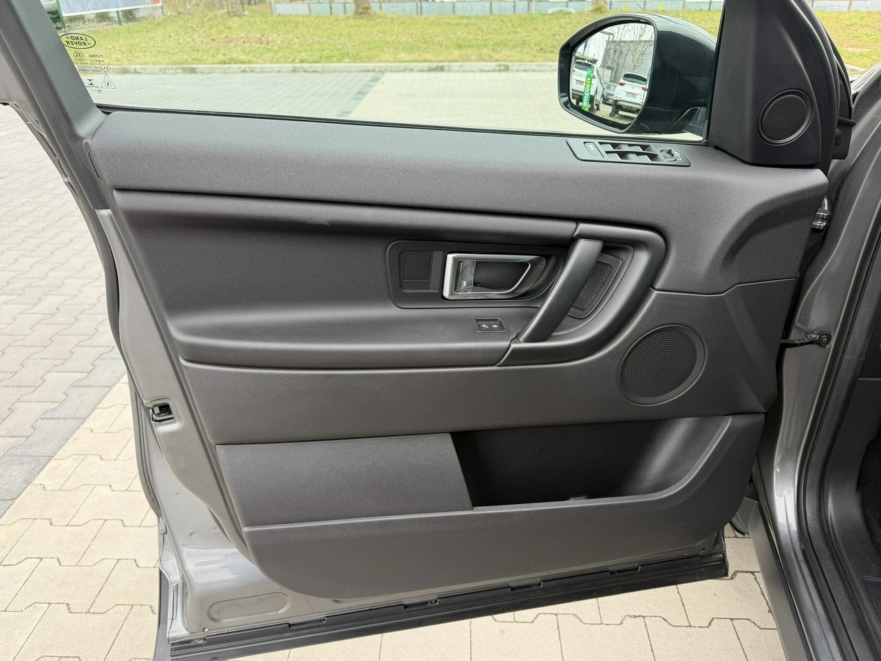 Land Rover Discovery Sport - Zdjęcie 15