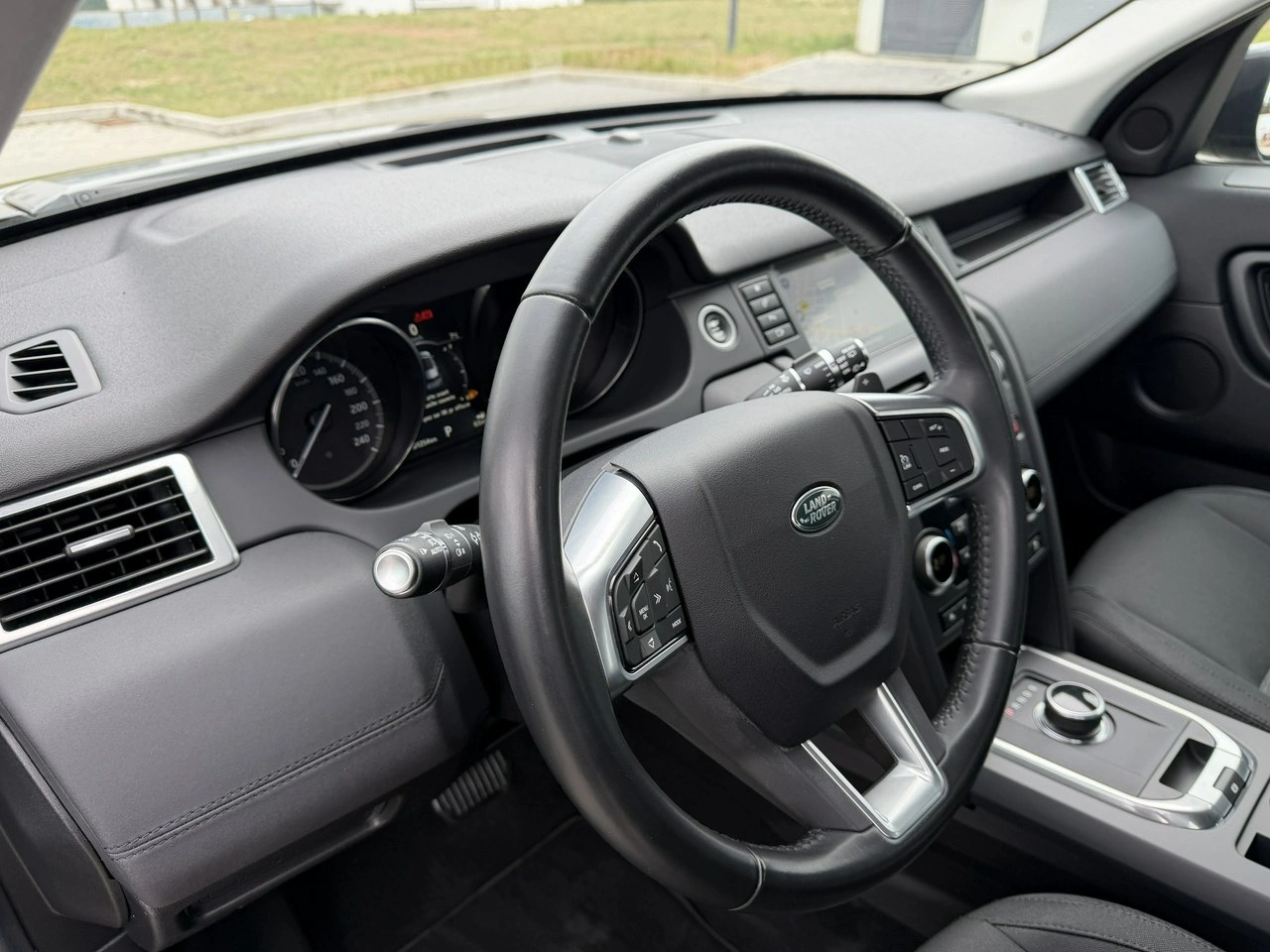 Land Rover Discovery Sport - Zdjęcie 19