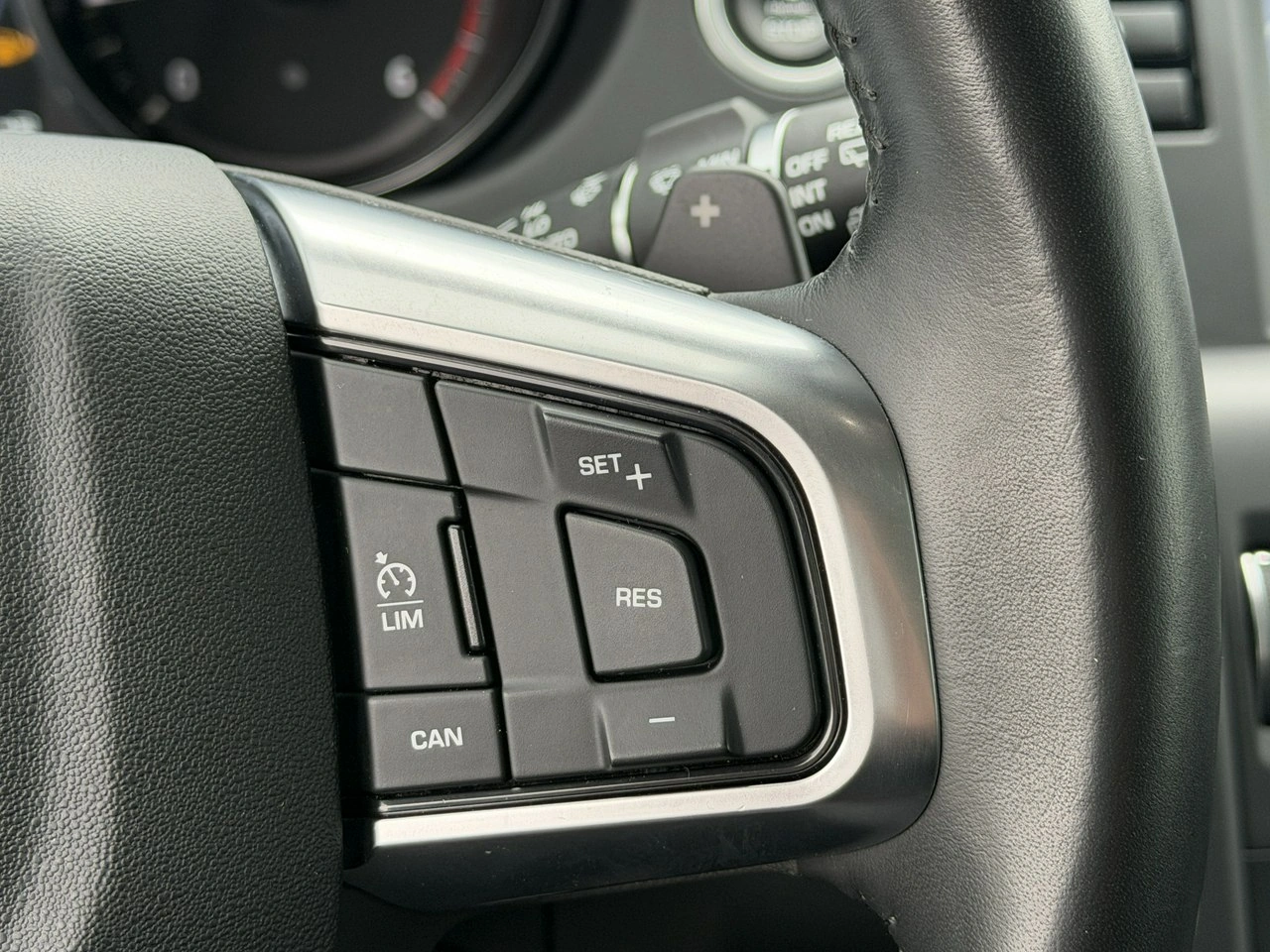 Land Rover Discovery Sport - Zdjęcie 22