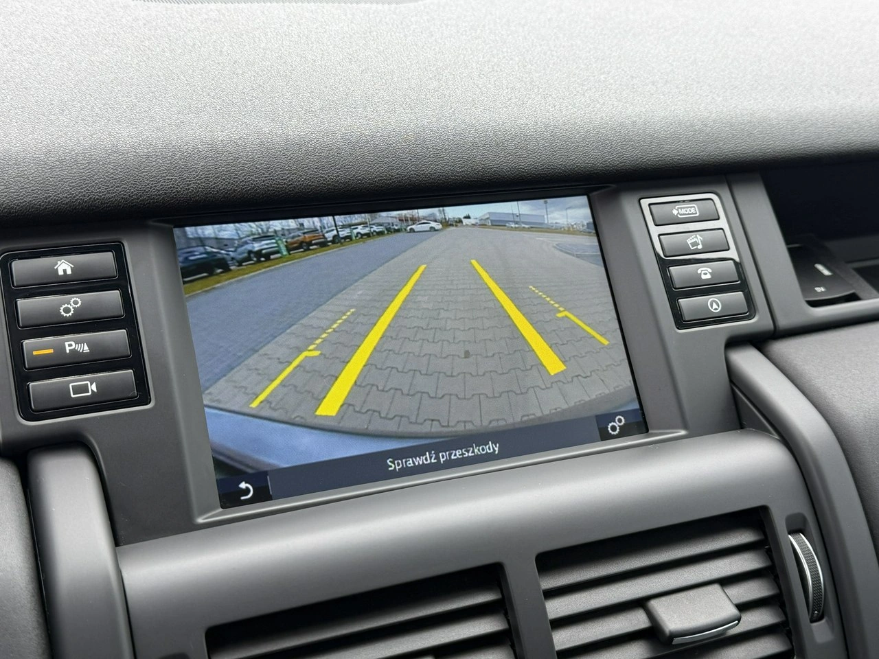 Land Rover Discovery Sport - Zdjęcie 25