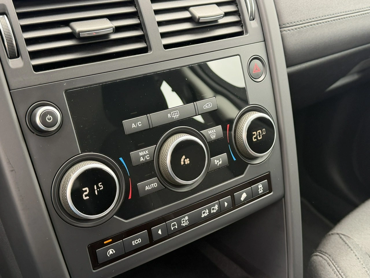 Land Rover Discovery Sport - Zdjęcie 26