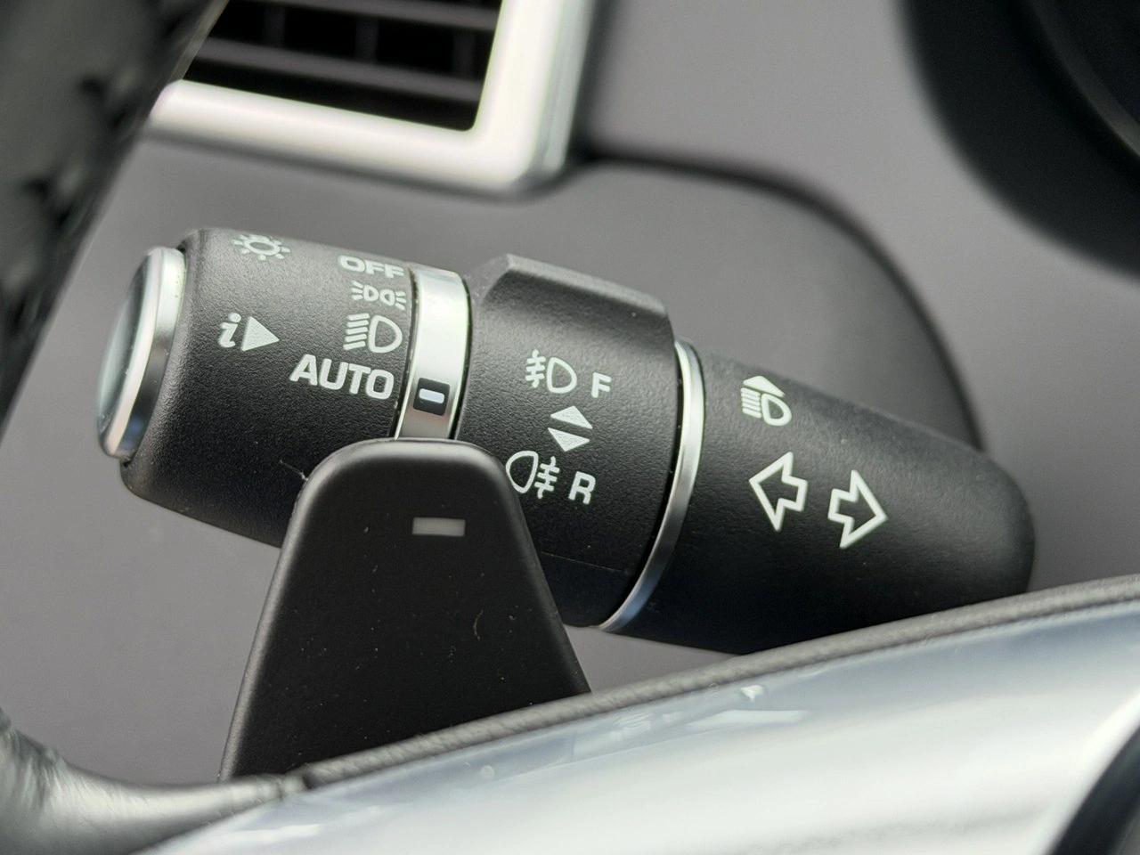 Land Rover Discovery Sport - Zdjęcie 23