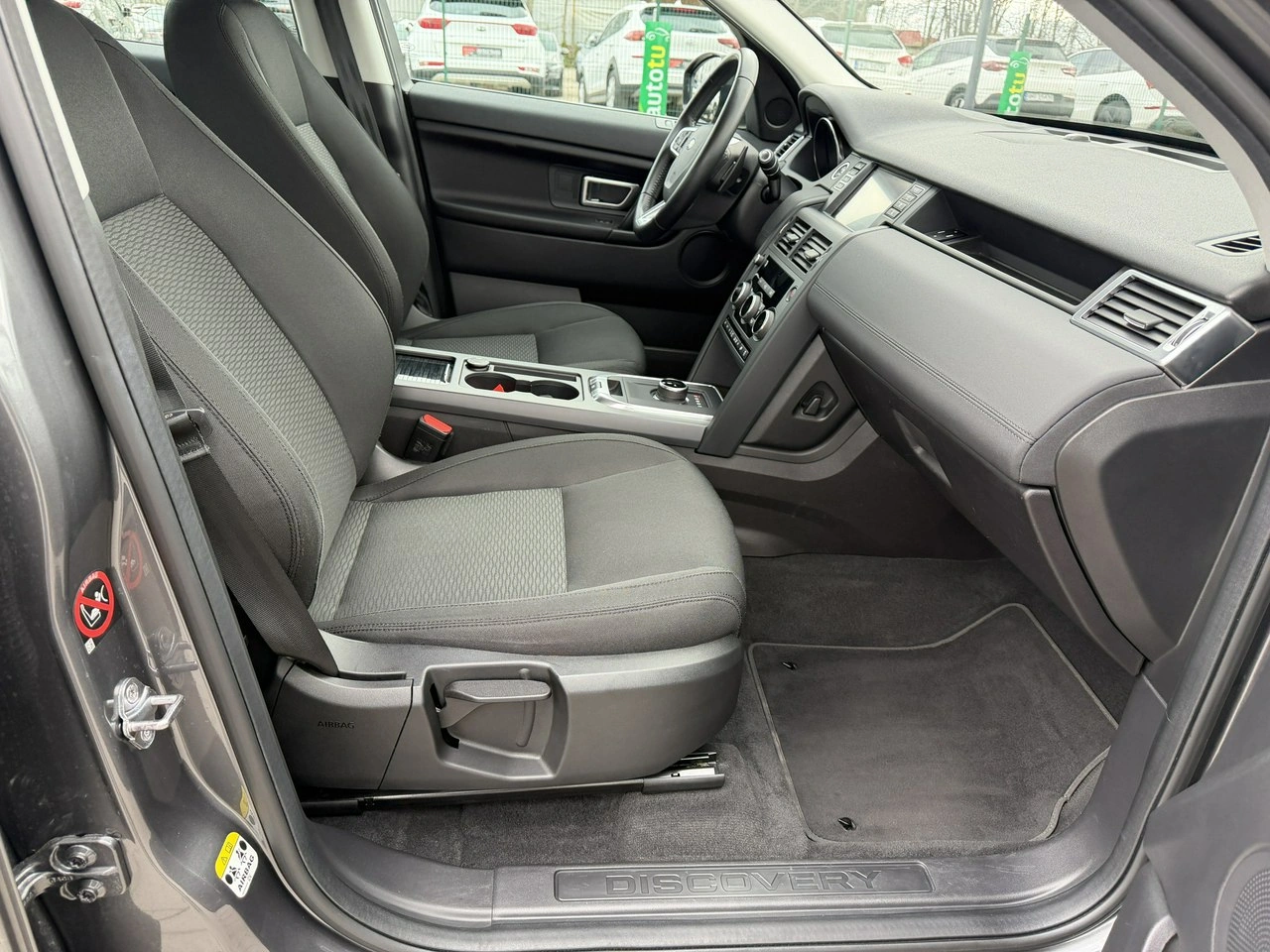 Land Rover Discovery Sport - Zdjęcie 33