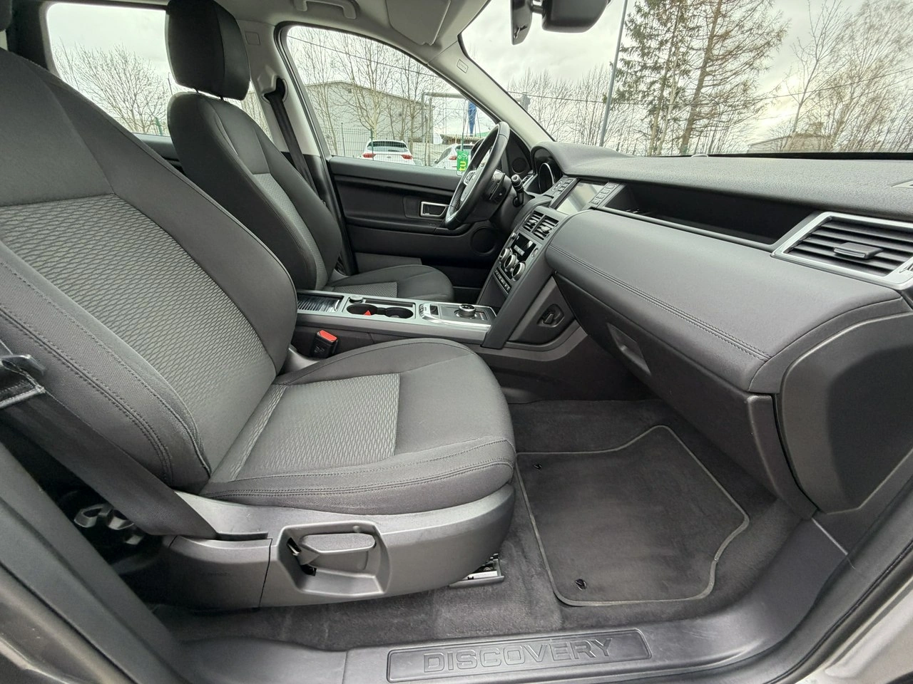 Land Rover Discovery Sport - Zdjęcie 36