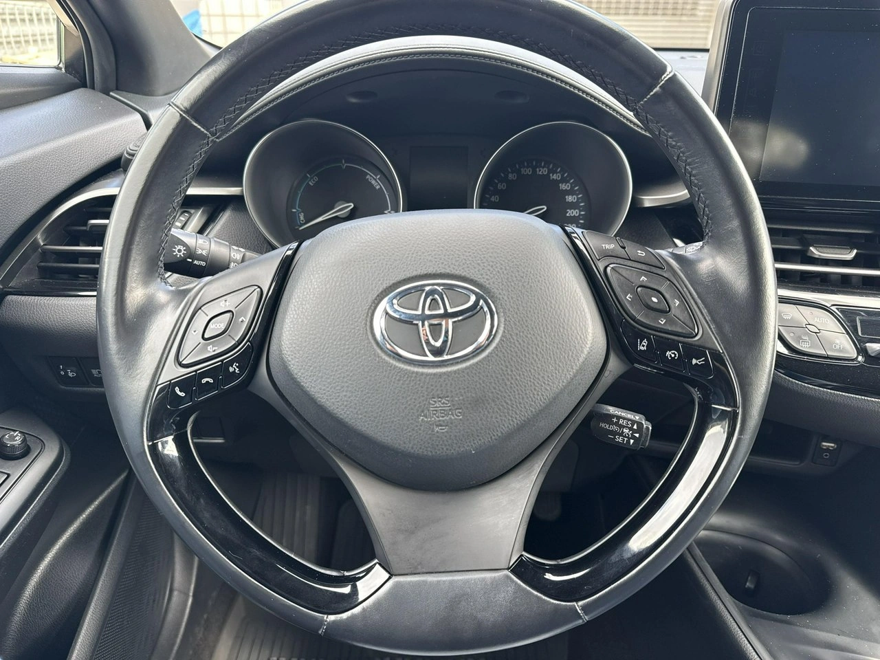 Toyota C-HR - Zdjęcie 18