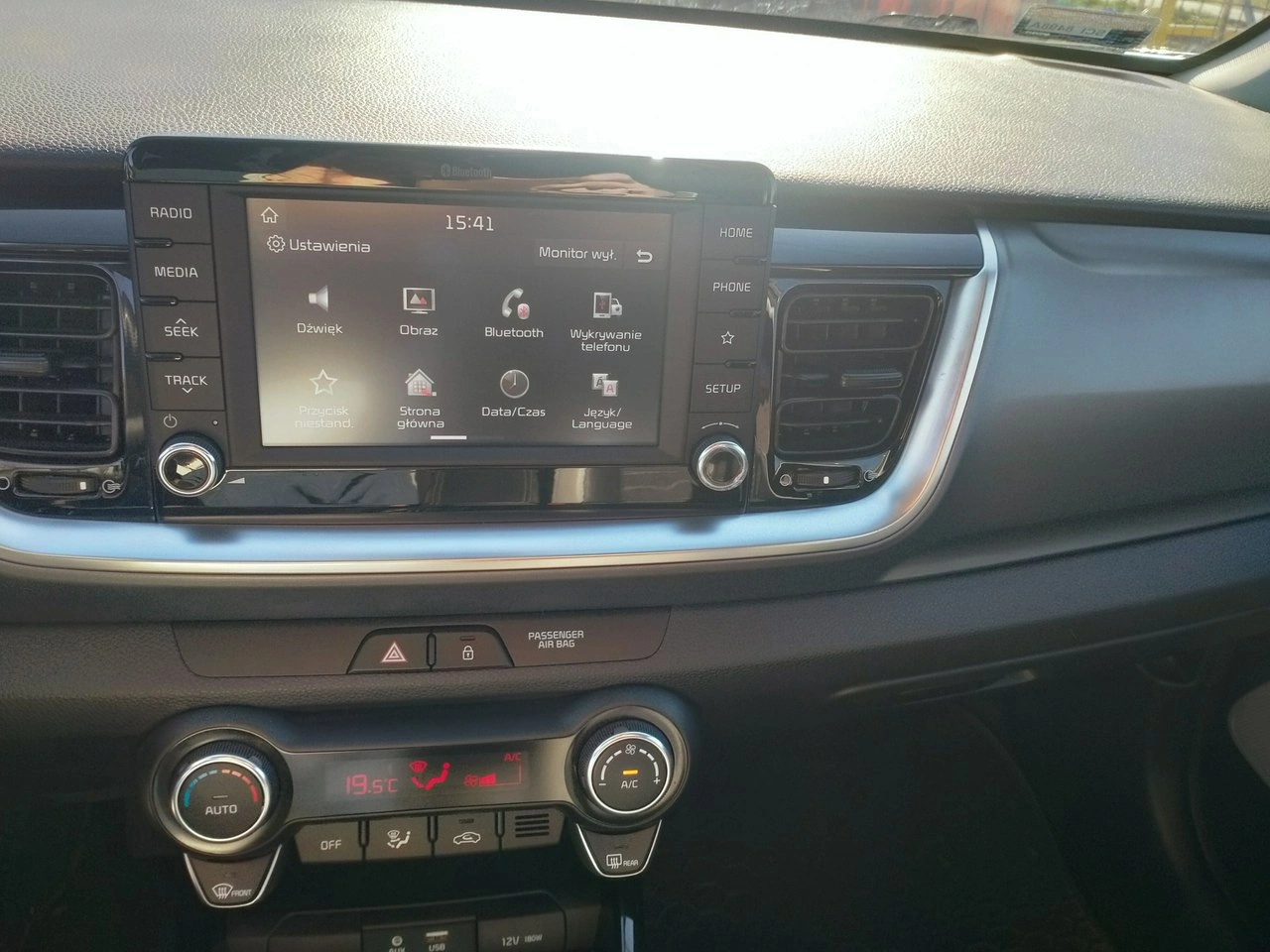 Kia Stonic - Zdjęcie 17