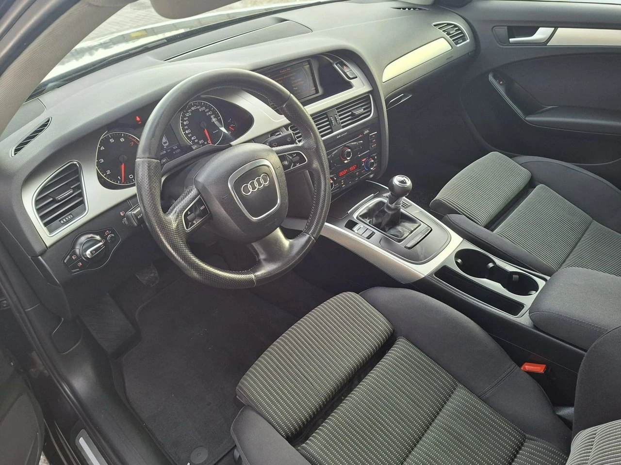 Audi A4 - Zdjęcie 29