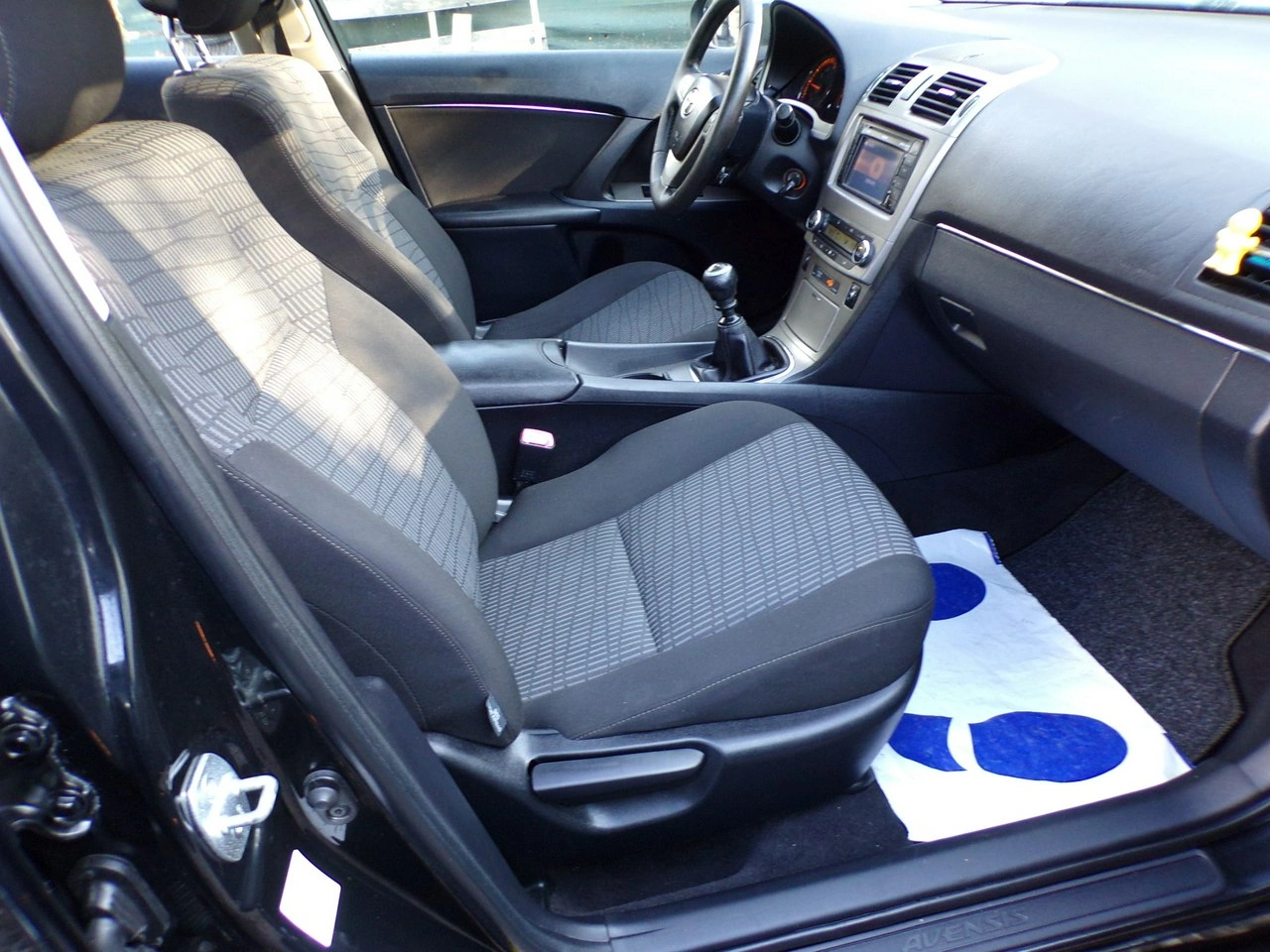 Toyota Avensis - Zdjęcie 25