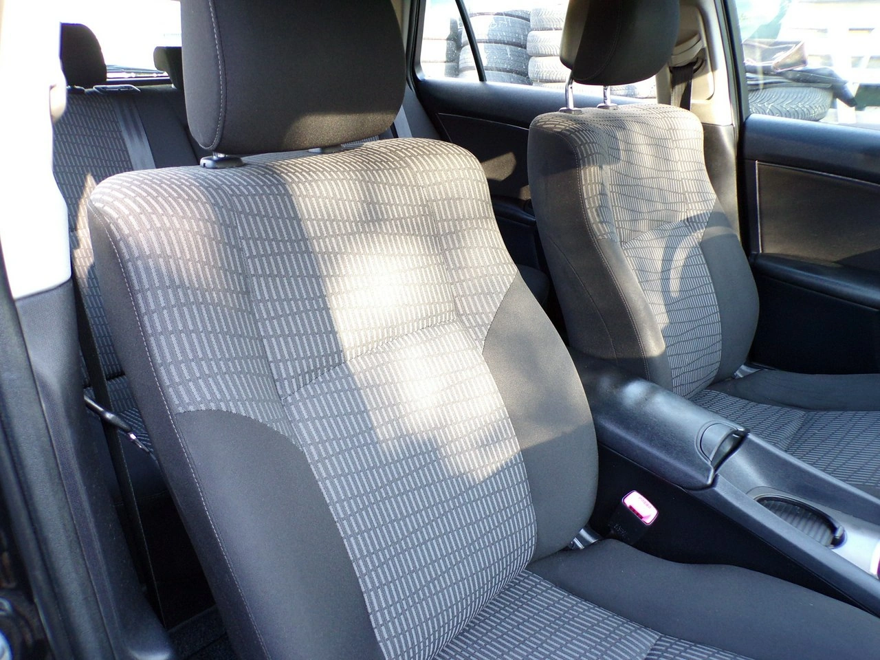 Toyota Avensis - Zdjęcie 26