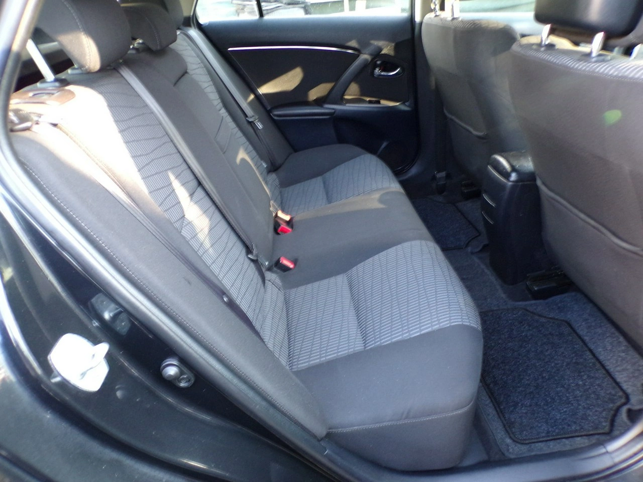 Toyota Avensis - Zdjęcie 29