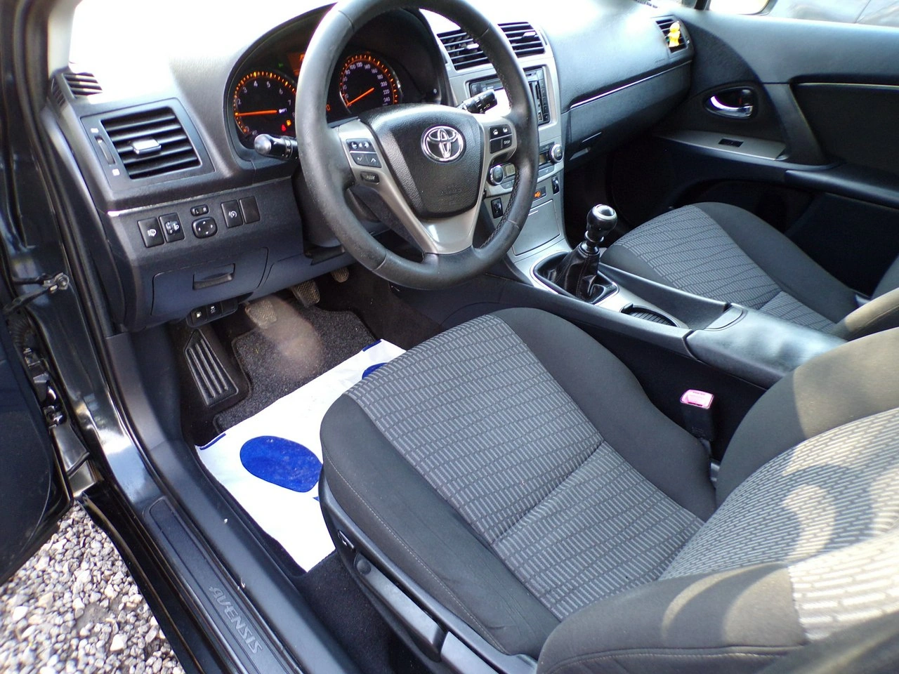 Toyota Avensis - Zdjęcie 19