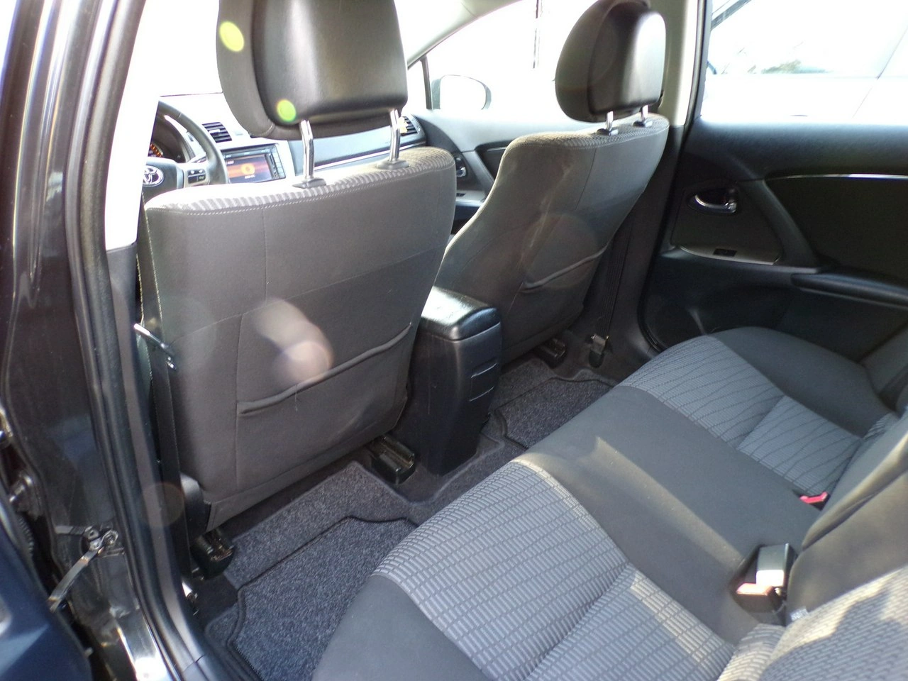 Toyota Avensis - Zdjęcie 20