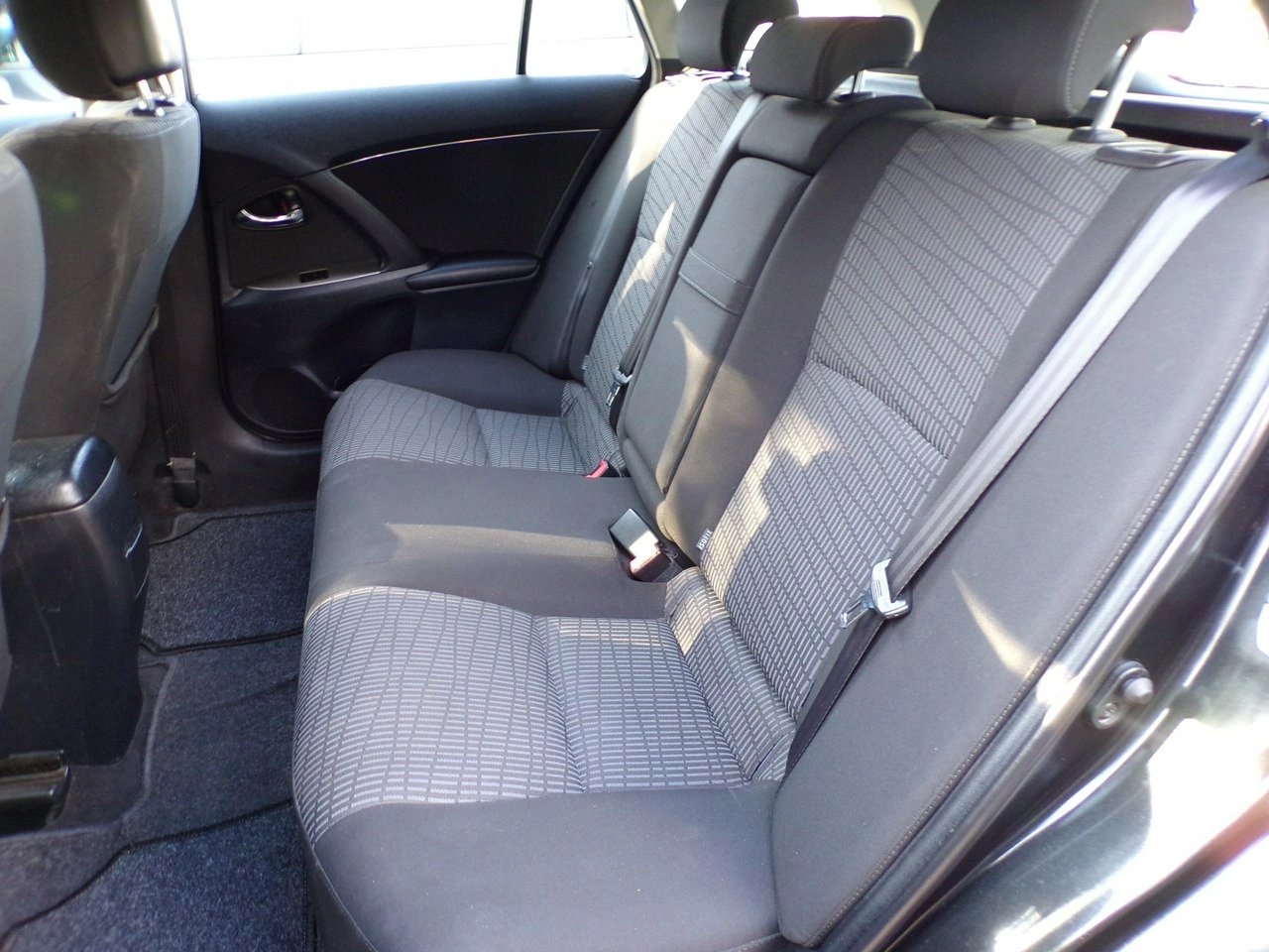 Toyota Avensis - Zdjęcie 22