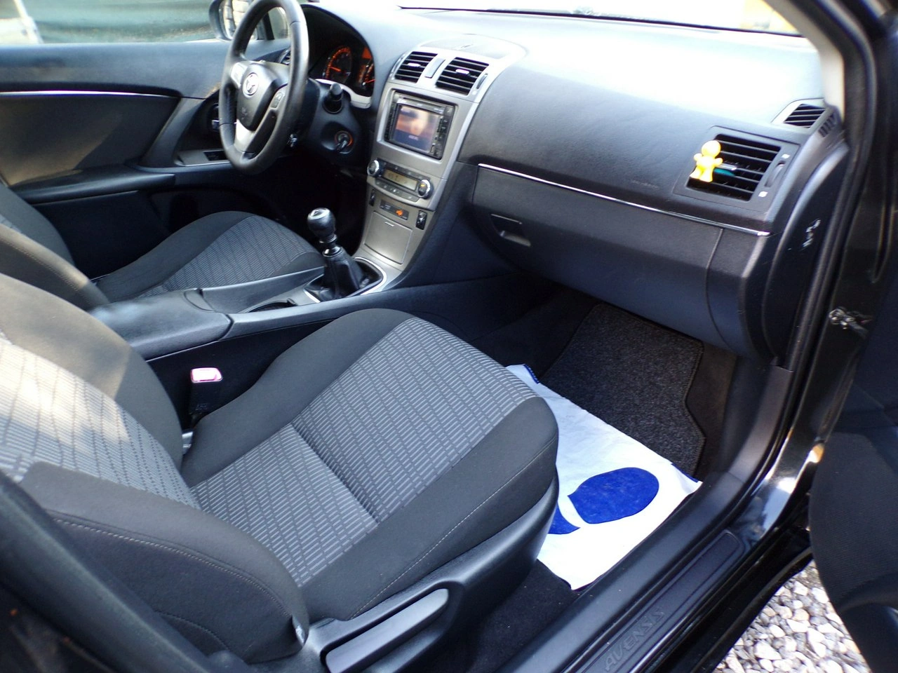 Toyota Avensis - Zdjęcie 24