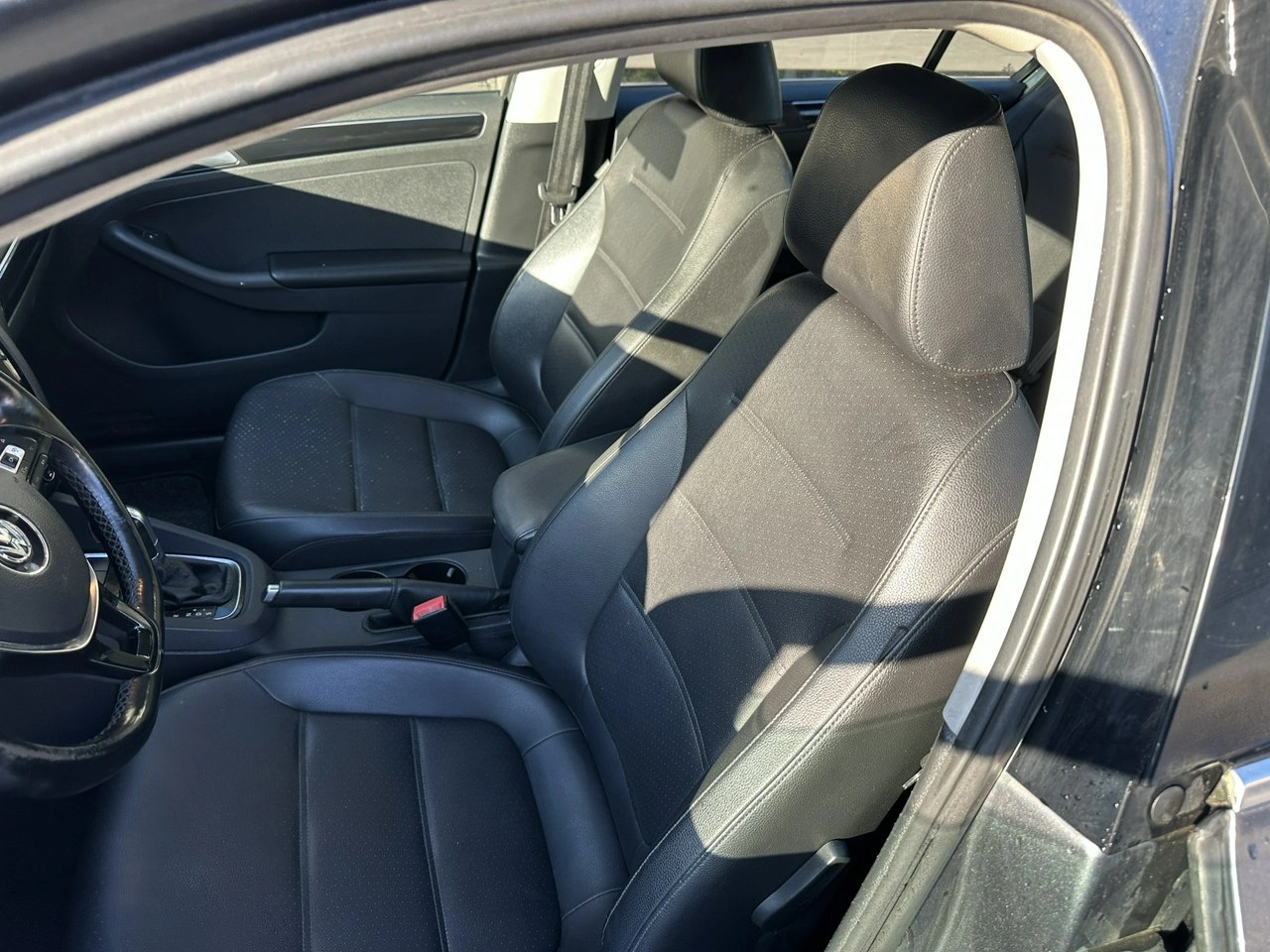 Volkswagen Jetta - Zdjęcie 9