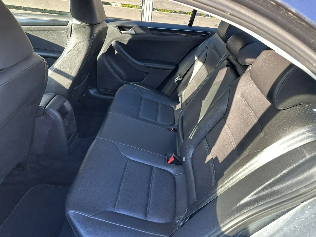 Volkswagen Jetta - Zdjęcie 11