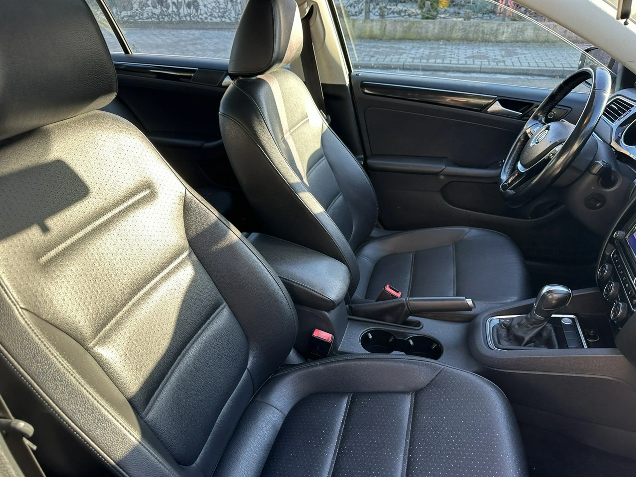 Volkswagen Jetta - Zdjęcie 15