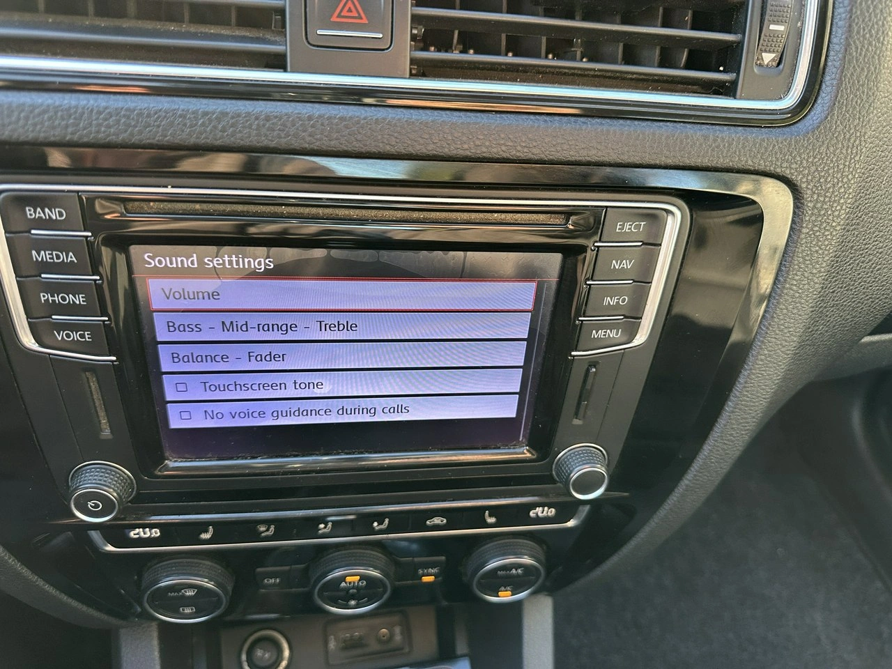 Volkswagen Jetta - Zdjęcie 16