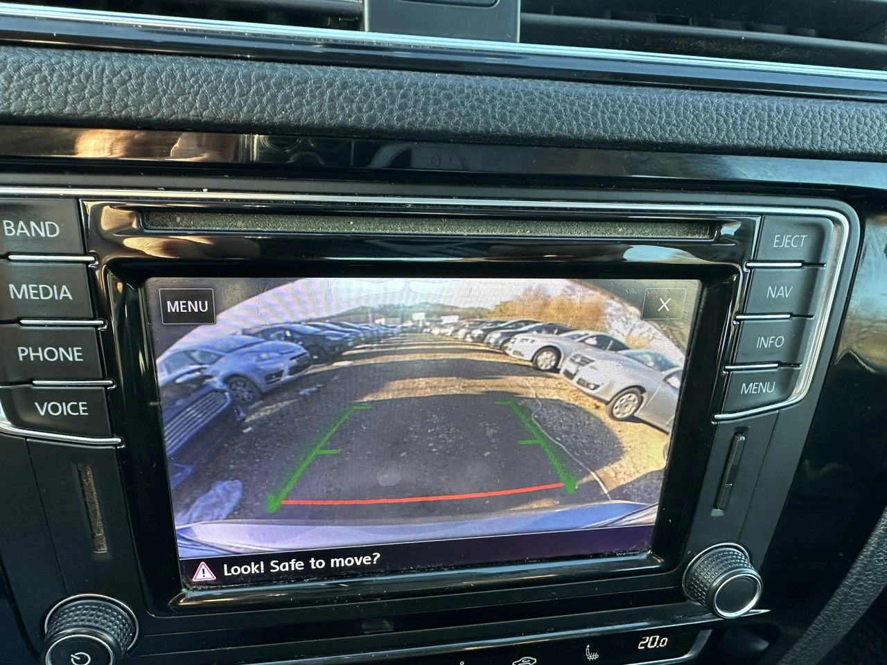 Volkswagen Jetta - Zdjęcie 20