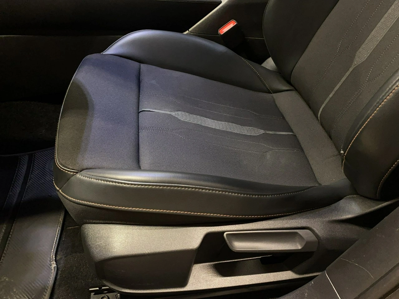 Cupra Leon Sportstourer - Zdjęcie 17