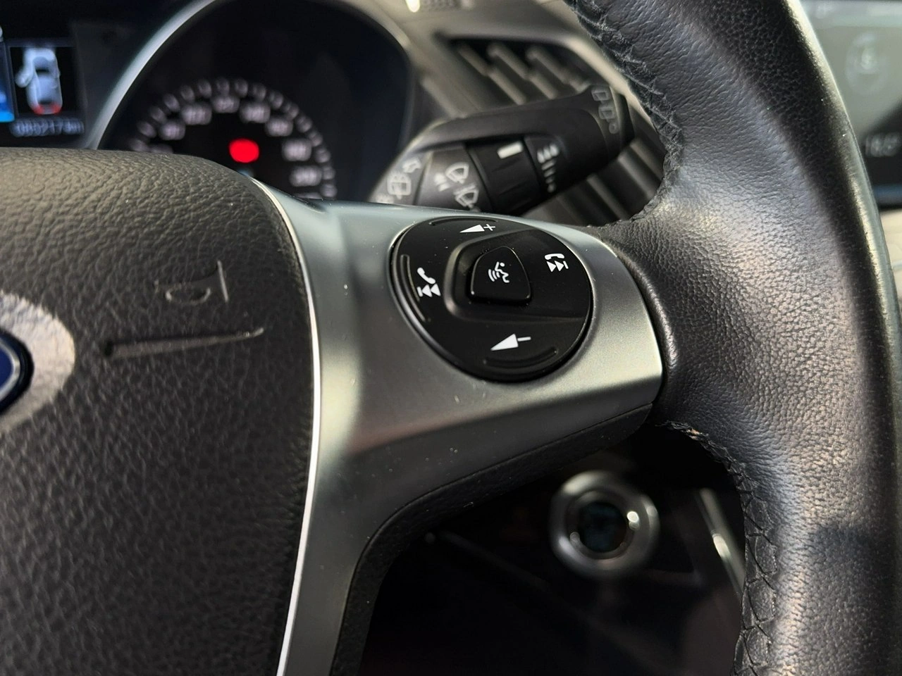 Ford Kuga - Zdjęcie 18