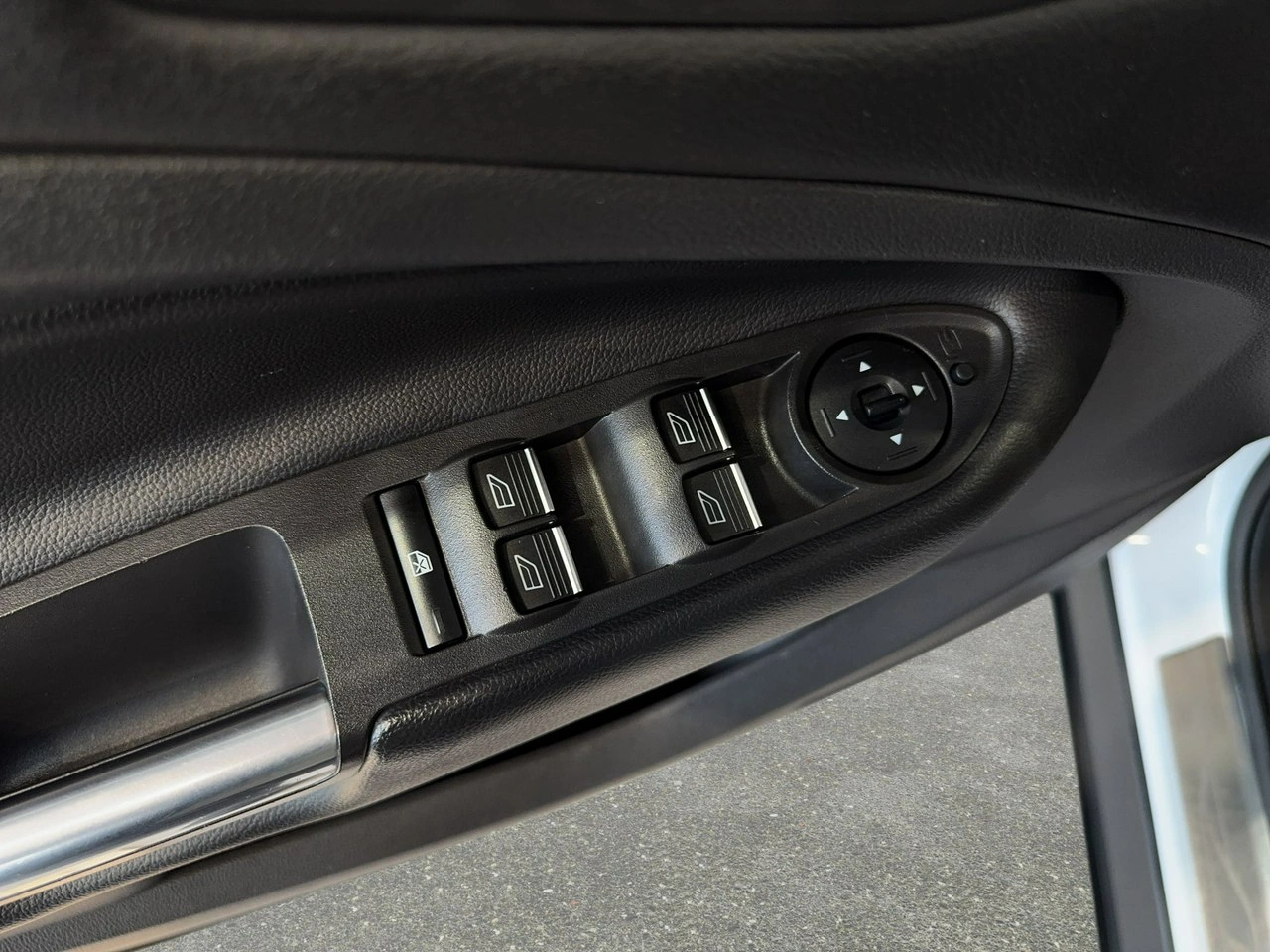 Ford Kuga - Zdjęcie 25