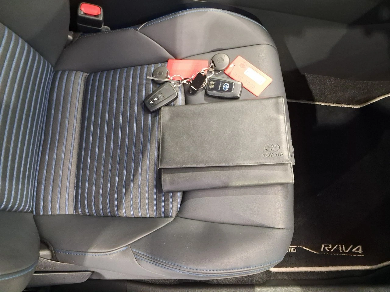 Toyota RAV-4 - Zdjęcie 9