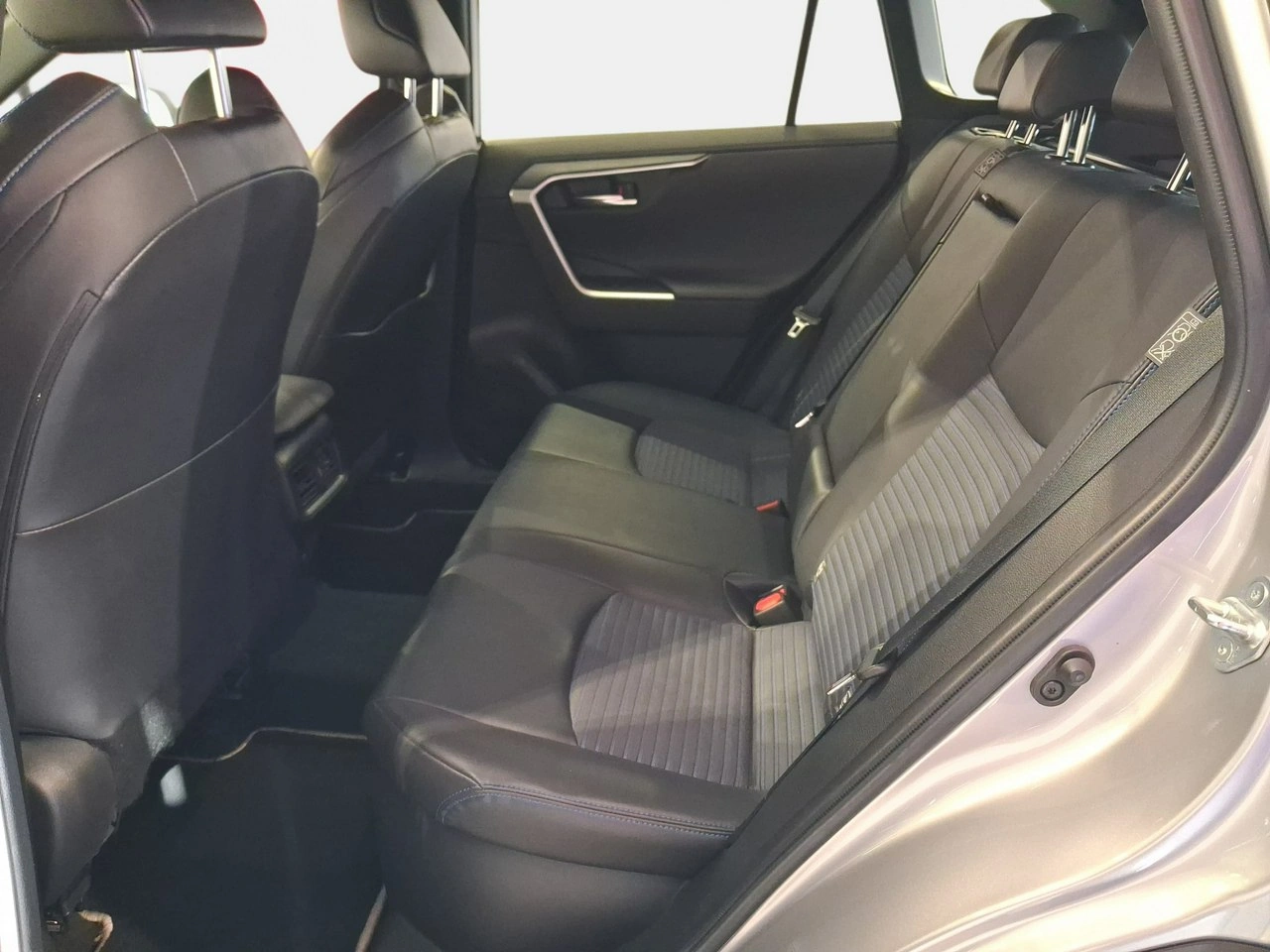 Toyota RAV-4 - Zdjęcie 10