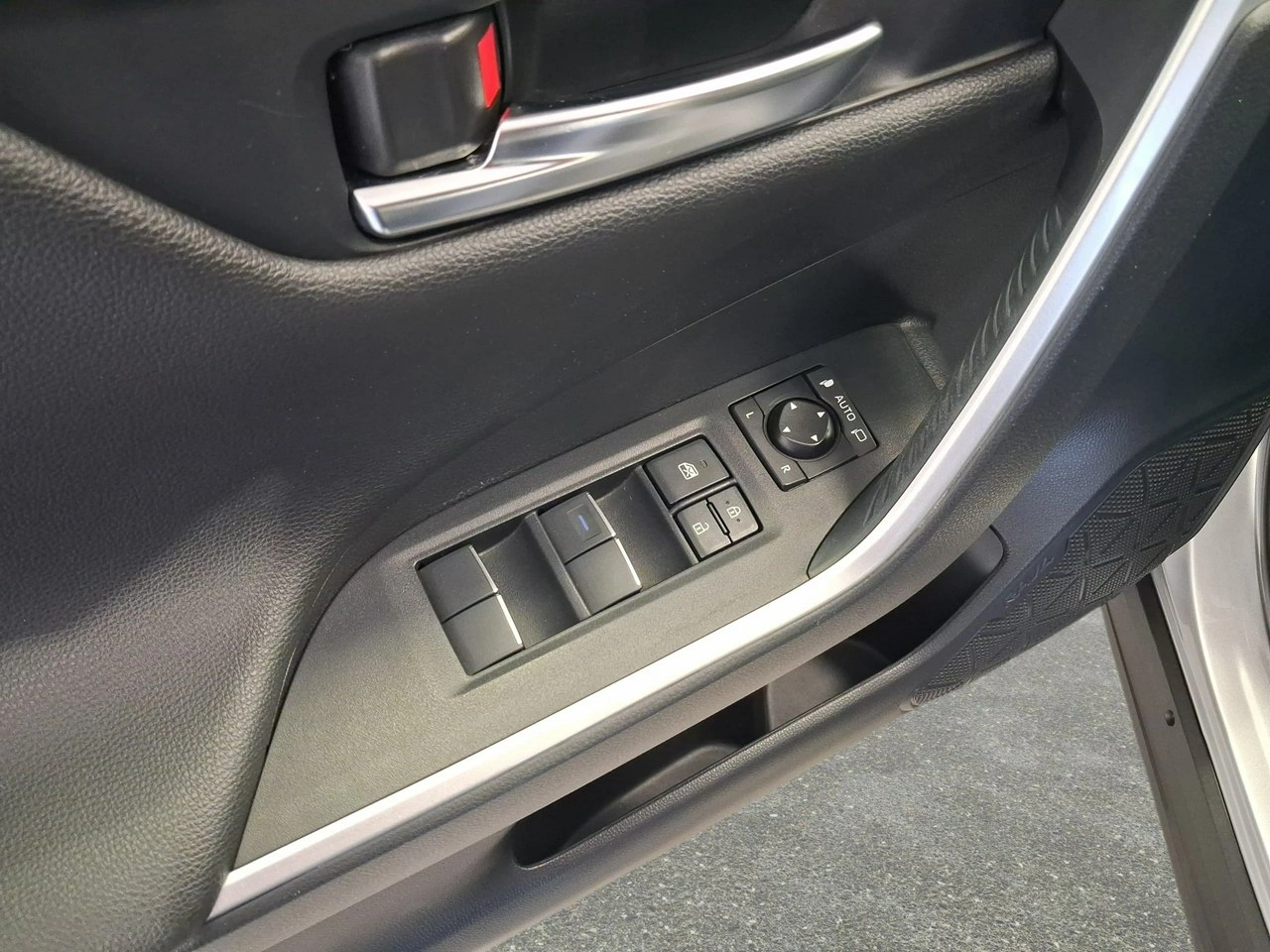 Toyota RAV-4 - Zdjęcie 25