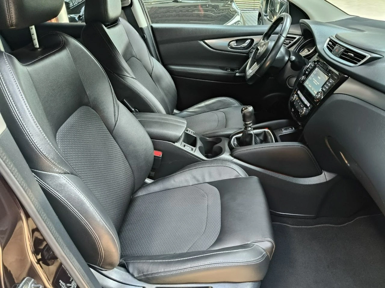 Nissan Qashqai - Zdjęcie 16