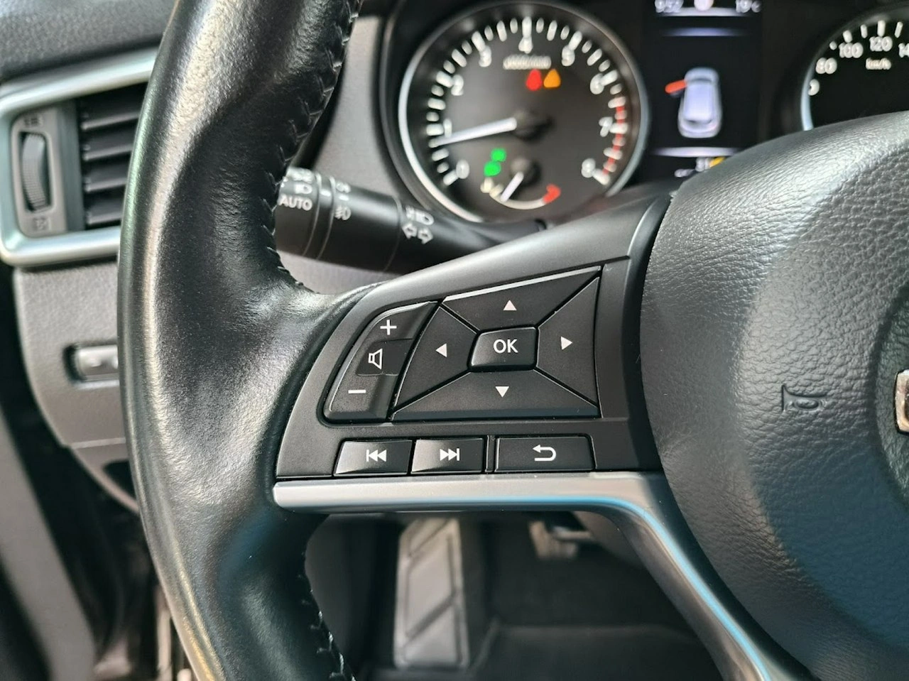 Nissan Qashqai - Zdjęcie 23