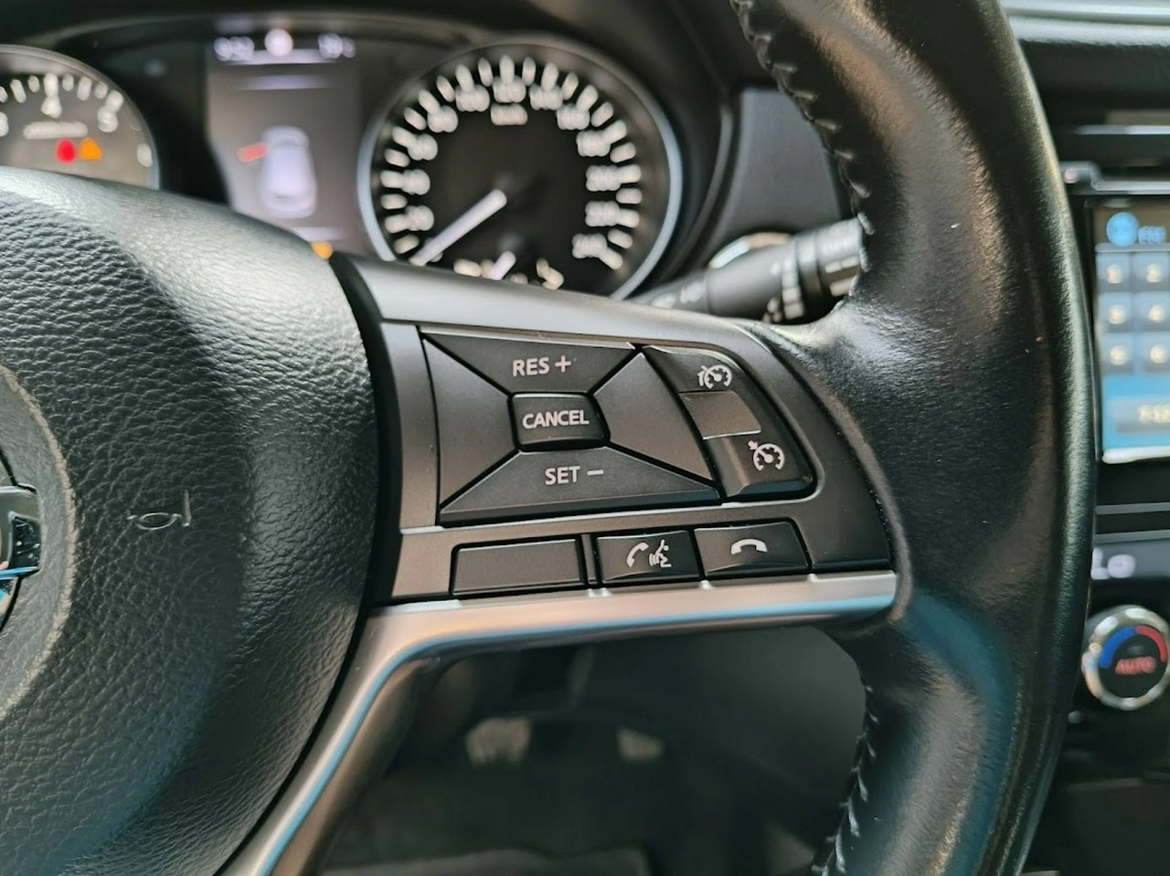 Nissan Qashqai - Zdjęcie 25