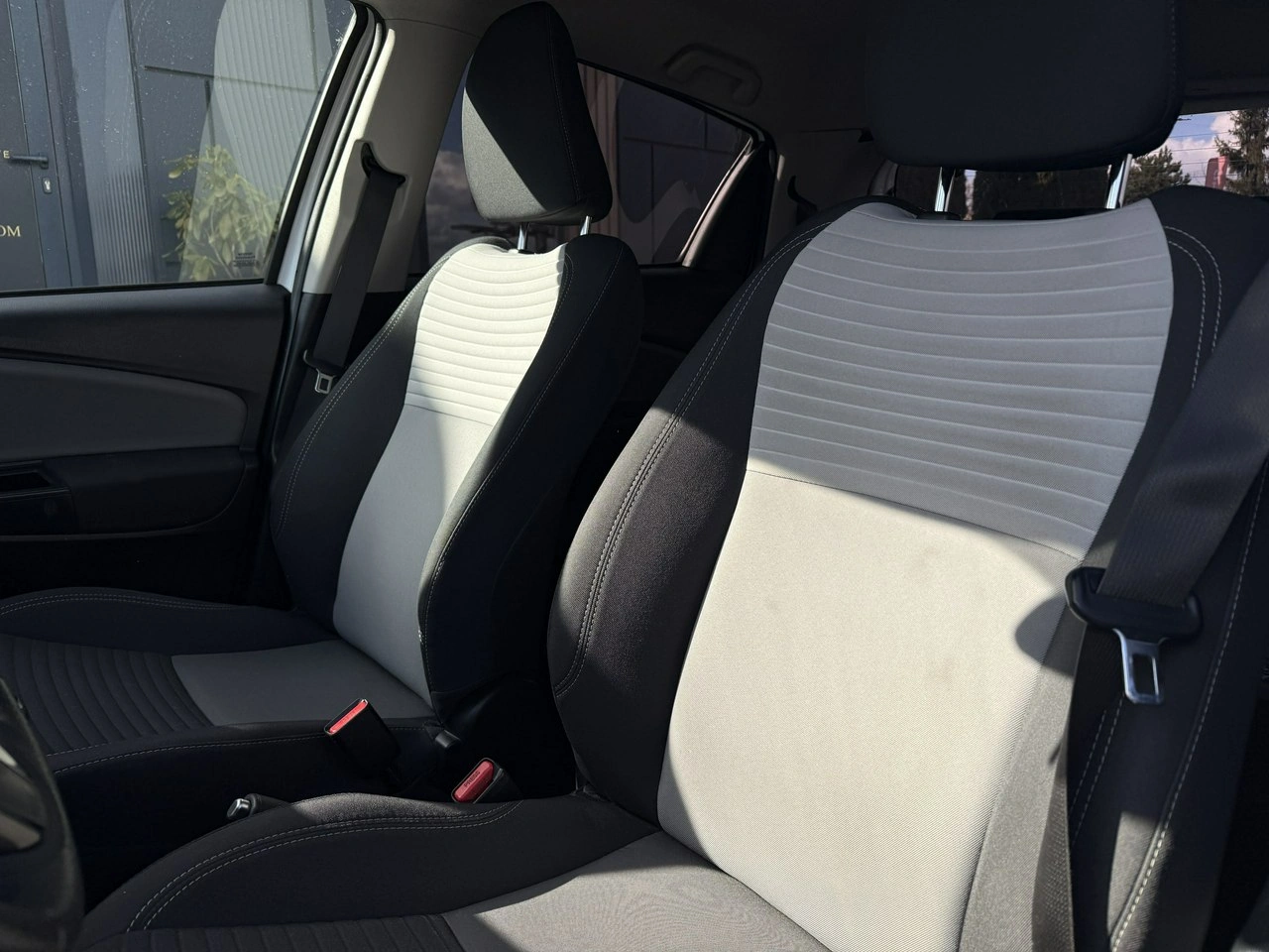 Toyota Yaris - Zdjęcie 6